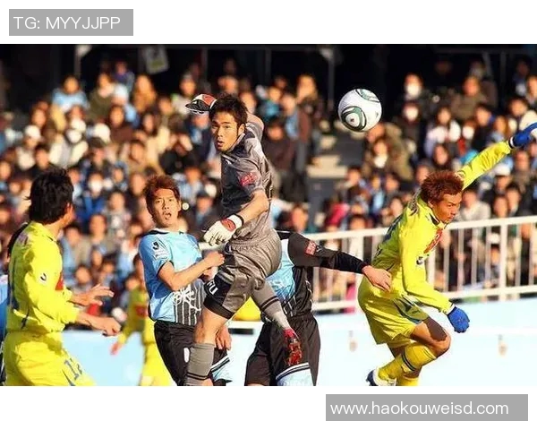 山形山神与冈山绿雉的激烈对决展现足球魅力与团队精神